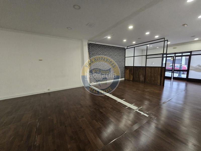 Foto 0c441582-314c-40ae-9003-58db4f2c9fd3. Lloguer local comercial a O Castro Vigo