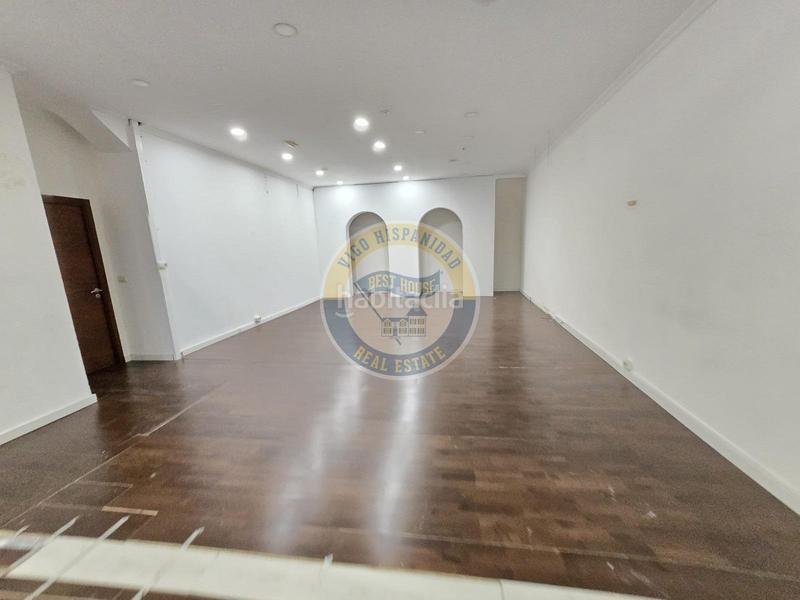 Foto 3f0ca0de-3128-452a-bddf-46f1906872c1. Lloguer local comercial a O Castro Vigo