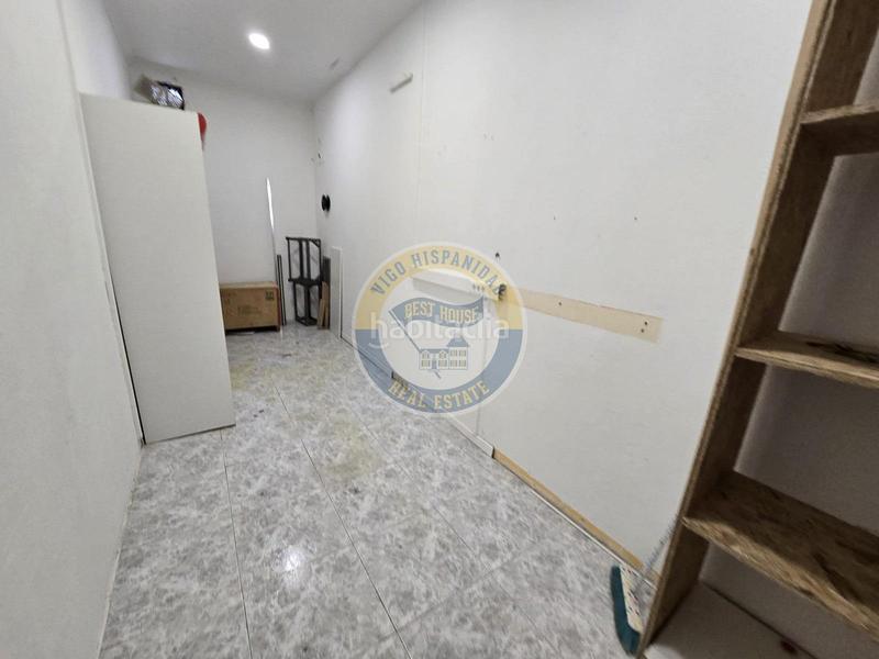 Foto 66b48ddc-4161-42ae-af31-934ba9bab113. Location local commercial dans O Castro Vigo