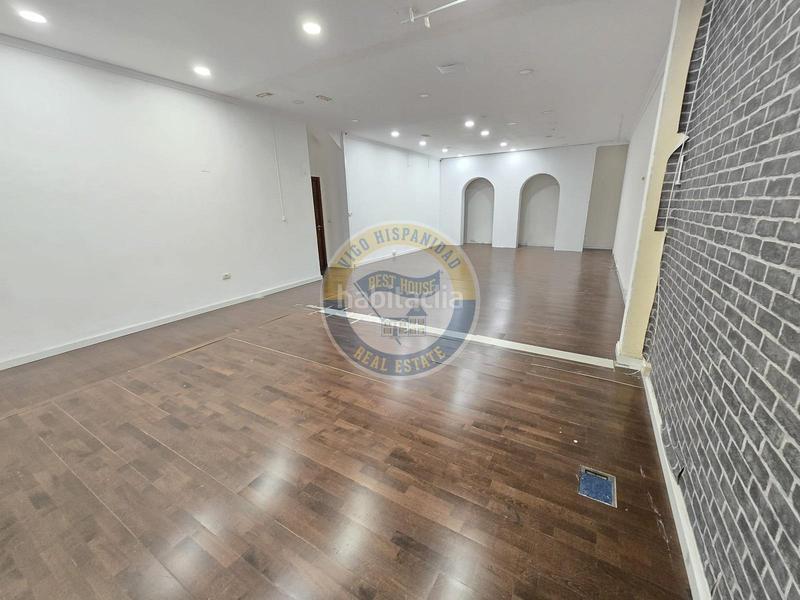 Foto a62ee67f-9e49-4ea2-a276-809c41c35cdd. Location local commercial dans O Castro Vigo