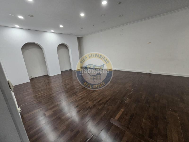 Foto b4c11d7d-f498-40ac-8667-c87cdd82f007. Rent business premise in O Castro Vigo