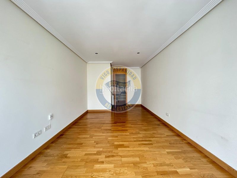 Foto d0e8a11e-4303-43e1-ab95-f6cea6dae3c3. Apartament amb calefacció aparcament a O Castro Vigo