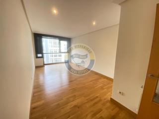 Appartement  Avenida hispanidade. Luminoso apartamento de 2 dormitorios con garaje y bodega