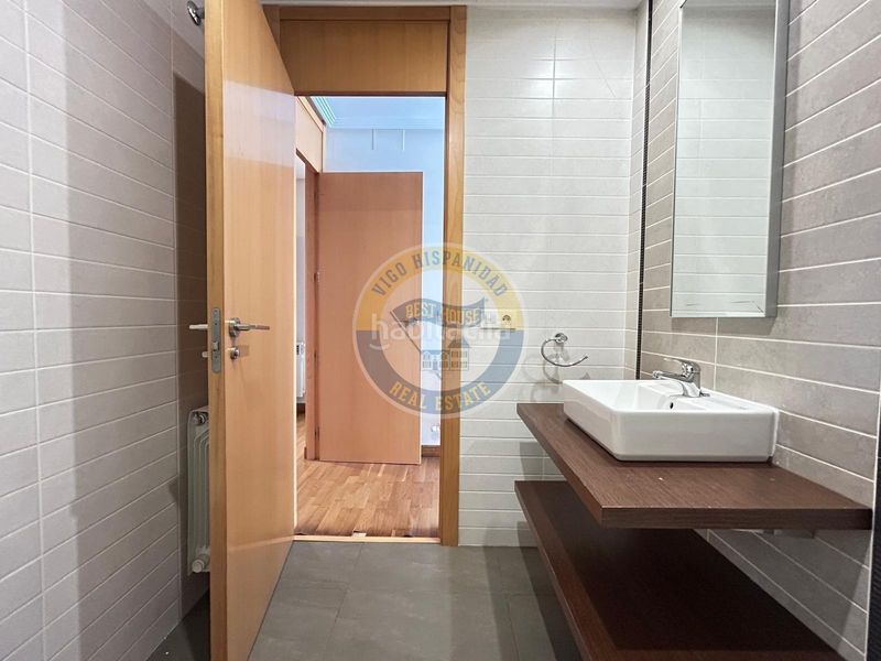 Foto fdb0cf1b-1839-41fd-8c98-17c81dbac87f. Apartament amb calefacció aparcament a O Castro Vigo