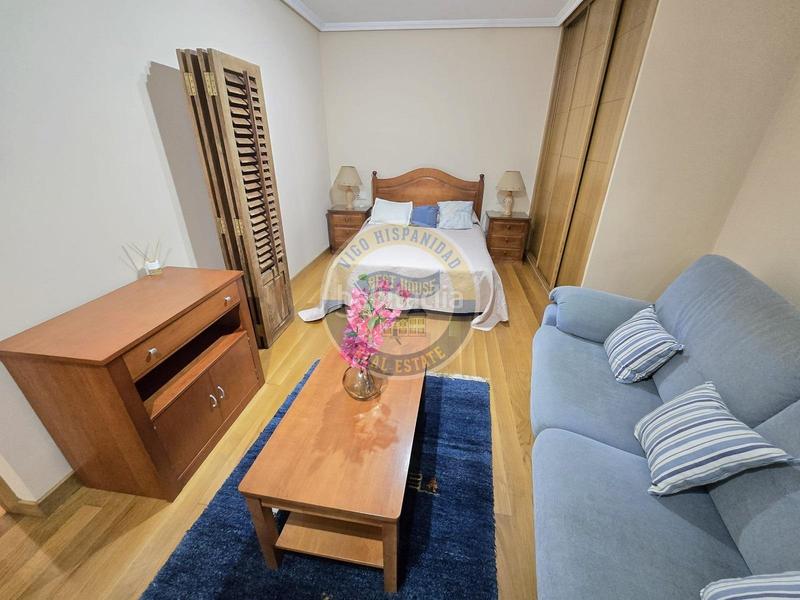 Foto 074d56b6-e77d-49e5-9d2e-d4f2518d1b3e. Alquiler estudio  amueblado con garaje en el centro en Vigo