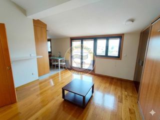 Miete Dachwohnung  Calle manuel nuñez. Céntrico aticoestudio amueblado con terraza. tercero sin ascenso