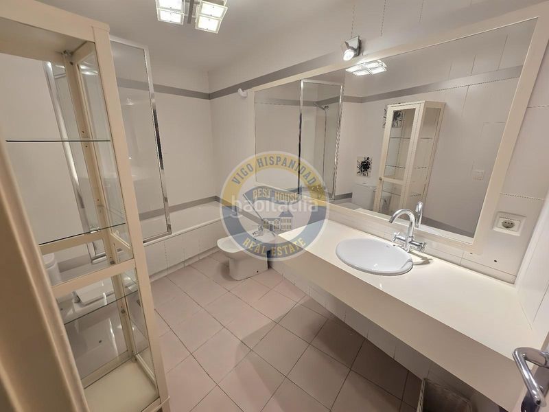 Foto 10ac5e99-ba49-4e8e-9f3c-0610c54b4a55. Pis a Fátima Vigo