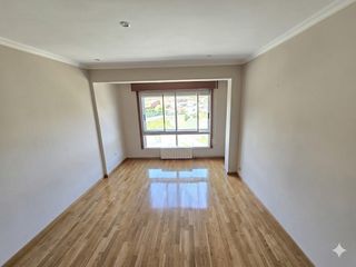 Rent Flat  Avenida avenida hispanidad. Hispanidad 3 dormitorios 2 baños con garaje