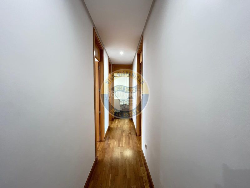 Foto 1a4e44b5-ff26-489c-b238-76b7008ab8b7. Apartament amb calefacció aparcament a O Castro Vigo
