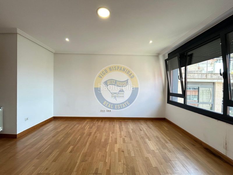 Foto 23d54152-4ad9-4494-8d53-dcd3987a2341. Apartament amb calefacció aparcament a O Castro Vigo