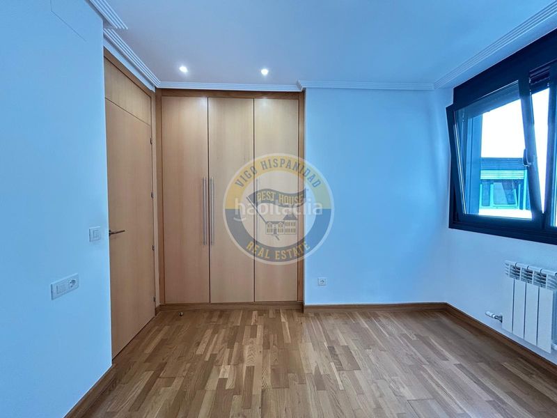 Foto d581be33-cdd0-49b6-bffd-fd21e113552c. Apartament amb calefacció aparcament a O Castro Vigo