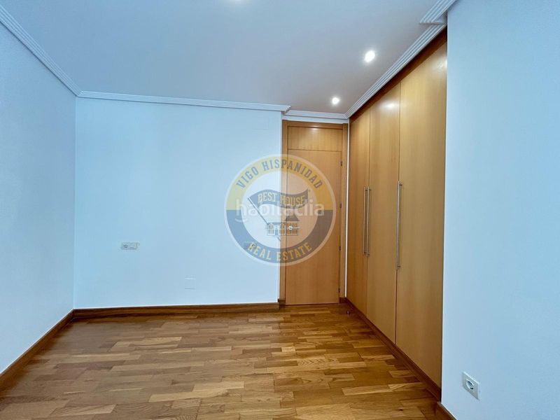 Foto f35d0b1c-6462-43d9-87cb-4924e3346668. Apartament amb calefacció aparcament a O Castro Vigo
