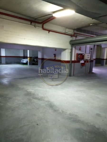 Foto dcd2ba98-af28-4417-b2bd-6cdcbbe8f7a1. Aparcament cotxe a O Castro Vigo