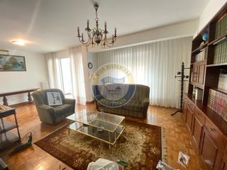Rent Flat  Avenida avenida de la gran vía. Gran via  3 dormtiorios 2 baños