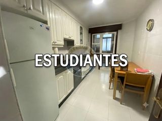 Lloguer Pis  Calle calle de elio antonio de nebrija. Sólo estudiantes, piso de 5 dormitorios con muebles en el entorn