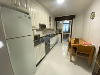 Miete Etagenwohnung  Calle calle de elio antonio de nebrija. Sólo estudiantes, piso de 5 dormitorios con muebles en el entorn