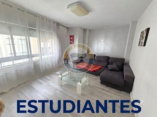 Rent Flat  Calle pintor laxeiro. Solo estudiantes!!!  3 dormitorios en plaza américa