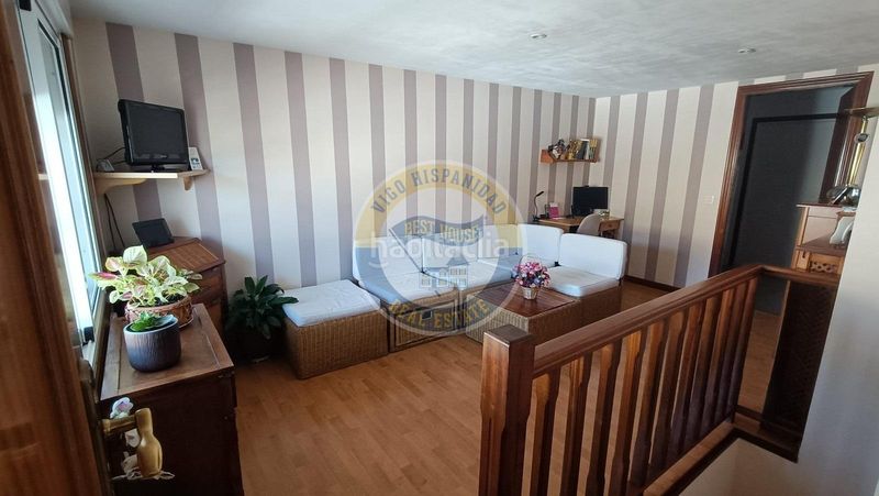 Foto 0934f4bf-1d78-427d-8cc2-cfb275d1fe41. Casa adossada amb calefacció aparcament piscina a Vigo