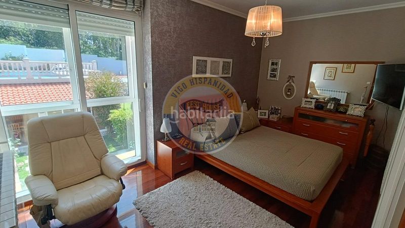 Foto 262da839-c043-4c37-8be8-620fa3a4066e. Casa adossada amb calefacció aparcament piscina a Vigo