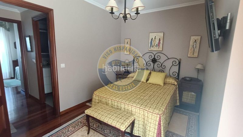 Foto 3eb3b225-3f3c-4976-b3d7-0f4e495a68be. Casa adossada amb calefacció aparcament piscina a Vigo