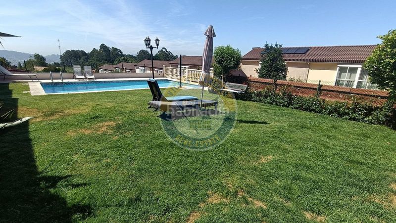Foto 7e716cd9-b641-462c-8073-1a6ffd59fe6d. Casa adossada amb calefacció aparcament piscina a Vigo