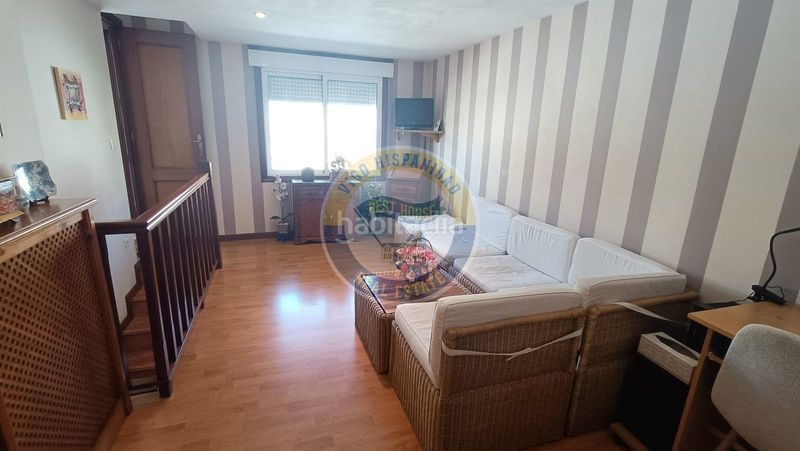 Foto df137fa7-b8f6-4122-b829-961db208bb30. Casa adossada amb calefacció aparcament piscina a Vigo