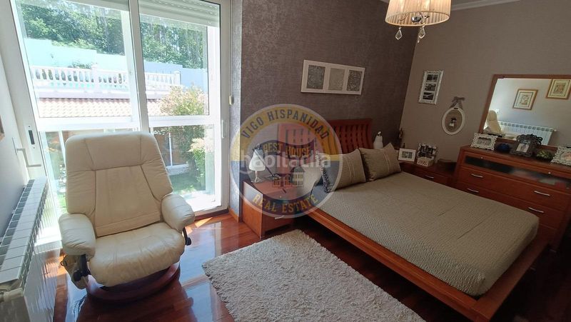 Foto e72914fc-490c-4cab-ab41-821d1772ef08. Casa adossada amb calefacció aparcament piscina a Vigo