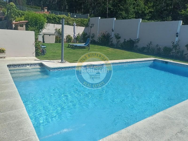 Foto eb92f0f2-50e4-41af-a021-1dbf20842b9e. Casa adossada amb calefacció aparcament piscina a Vigo