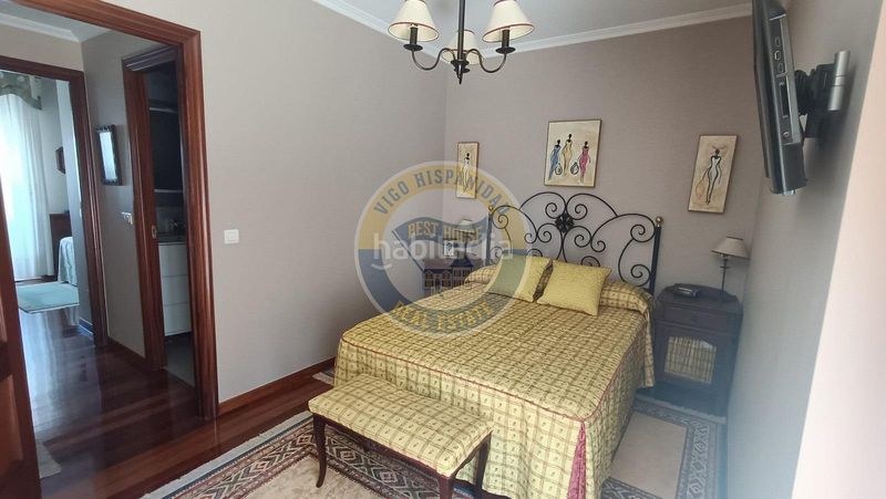 Foto ff2c8ec5-efc7-4aaa-9599-c3729fbfad79. Casa adossada amb calefacció aparcament piscina a Vigo