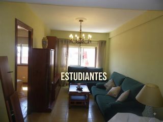 Location Appartement  Plaza independencia. Solo alquiler a estudiantes. piso reformado de 3 dormitorios en