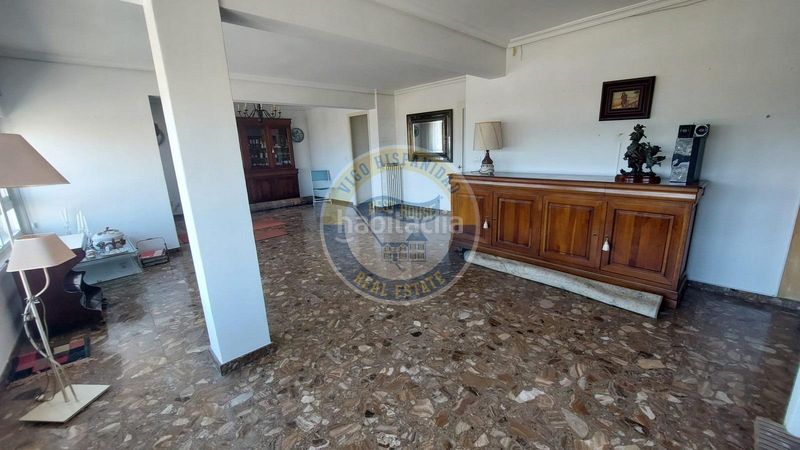 Foto f8a053c9-edcd-4393-874d-4a07ff0b5993. Pis amb calefacció aparcament a O Castro Vigo