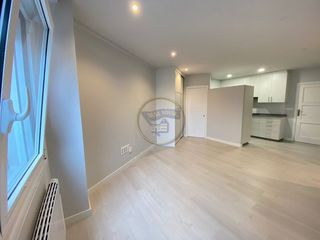 Miete Appartement  Calle dr cadaval. Estrene apartamento amplio sin amueblar en el centro