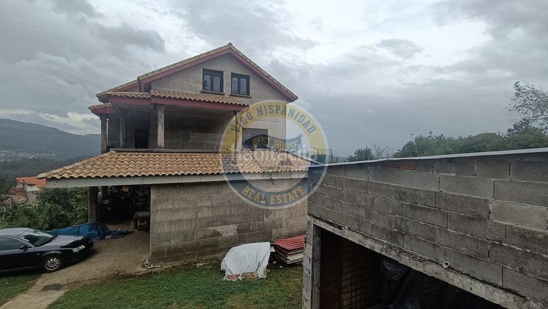 Foto f8b2f788-ce5a-4667-9252-3c0dfcdab6fa. Xalet amb aparcament a Mos