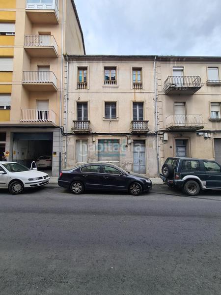 Foto d1cc1ca5-2424-461d-954b-d82752b1c6f9. Edificio in Ventiun Ourense