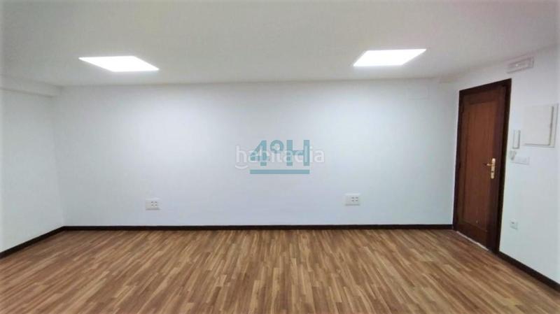 Foto 3c476cfe-5d84-4357-b7f0-011bd3128cd3. Bureau dans Centro Ourense