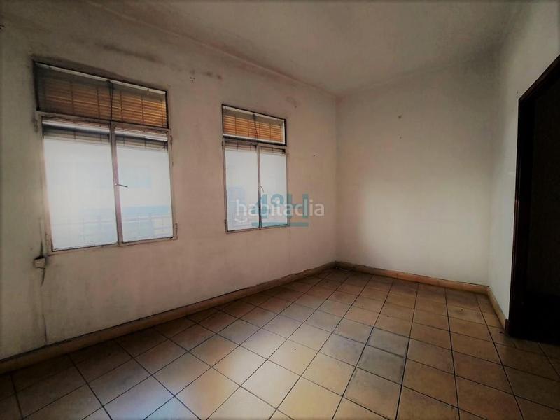 Foto 4ba32e50-2fde-4989-b269-dae324446e81. Edificio in Couto Ourense