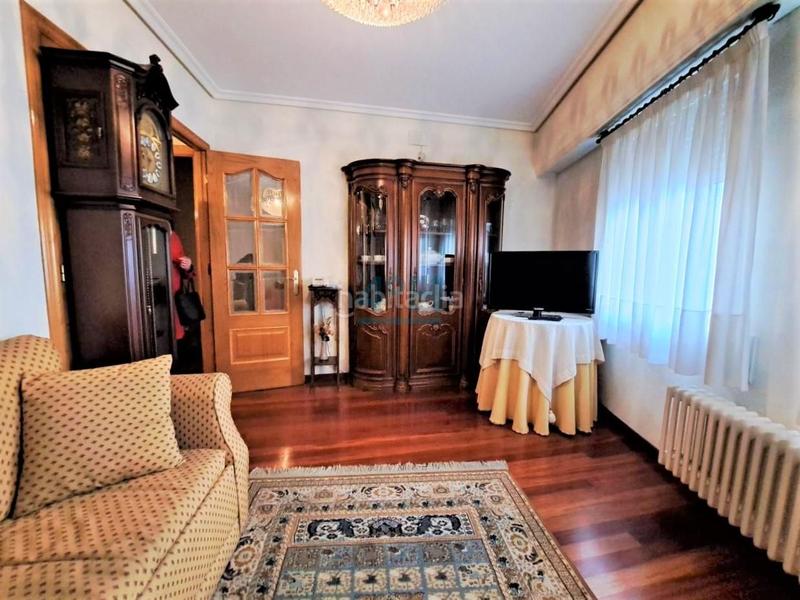 Foto 16c89627-06fe-4029-9366-0ff4a3d4c4df. Edificio en Couto Ourense