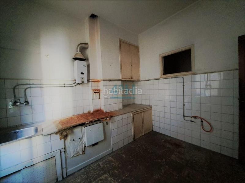 Foto 5d98a650-865c-420a-bb74-da013969cada. Edificio en Couto Ourense