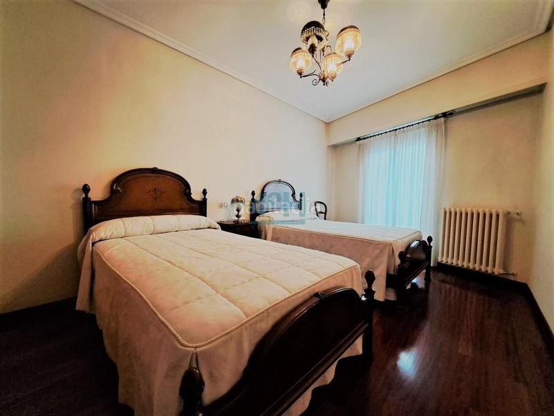 Foto 77ce6944-b29a-4b24-b618-010391ce6e20. Edificio en Couto Ourense