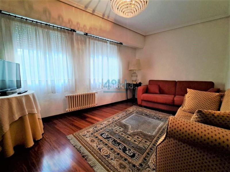 Foto 86d222d3-c8d3-4372-968f-e96a53dd1aa1. Edificio en Couto Ourense