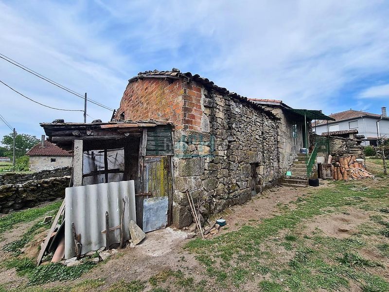 Foto 8e7f11b5-9fa3-4d66-ae5a-c29ee9d5389e. Casa a Amoeiro