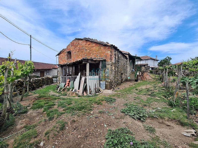 Foto c4177b1f-a9e5-4e3f-9cea-b3cfc372e865. Casa a Amoeiro