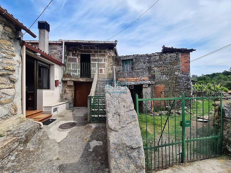Foto d0a53f9b-9ff9-4bec-834f-2a8f91c0664e. Casa a Amoeiro