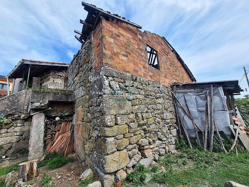 Foto e665c17d-a0e1-4d12-b796-81fb7e35e7e1. Casa a Amoeiro
