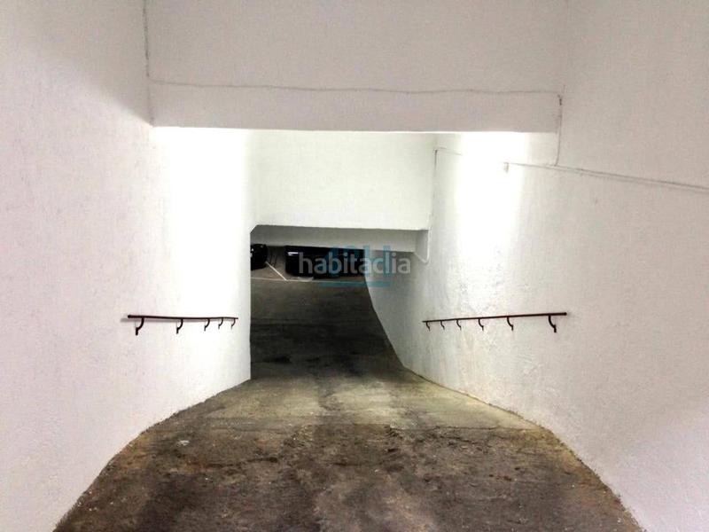 Foto 06c026e6-e1d3-4993-a165-287a6176bb82. Parking voiture dans Casco Viejo Ourense