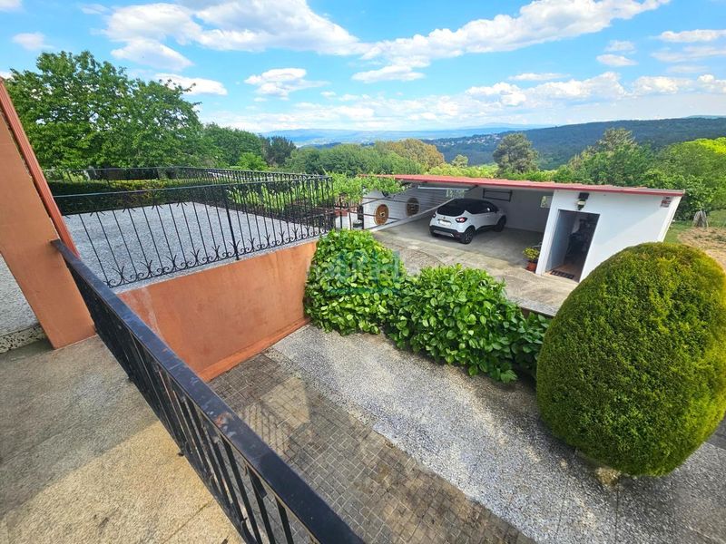 Foto ced9510e-90dc-4300-89f5-9872f865912f. Casa amb calefacció aparcament piscina a Barbadás