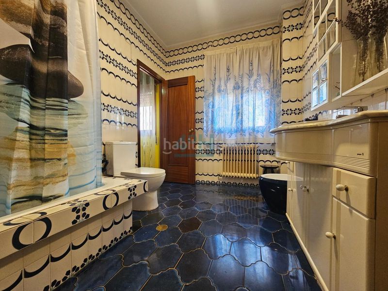 Foto d142b7d5-9b24-4da1-8d56-222b07eb7da7. Casa amb calefacció aparcament piscina a Barbadás