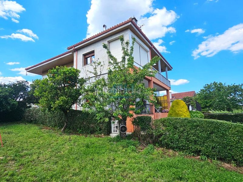 Foto d95441ee-63d7-4cb1-bff8-3da319f3995e. Casa amb calefacció aparcament piscina a Barbadás