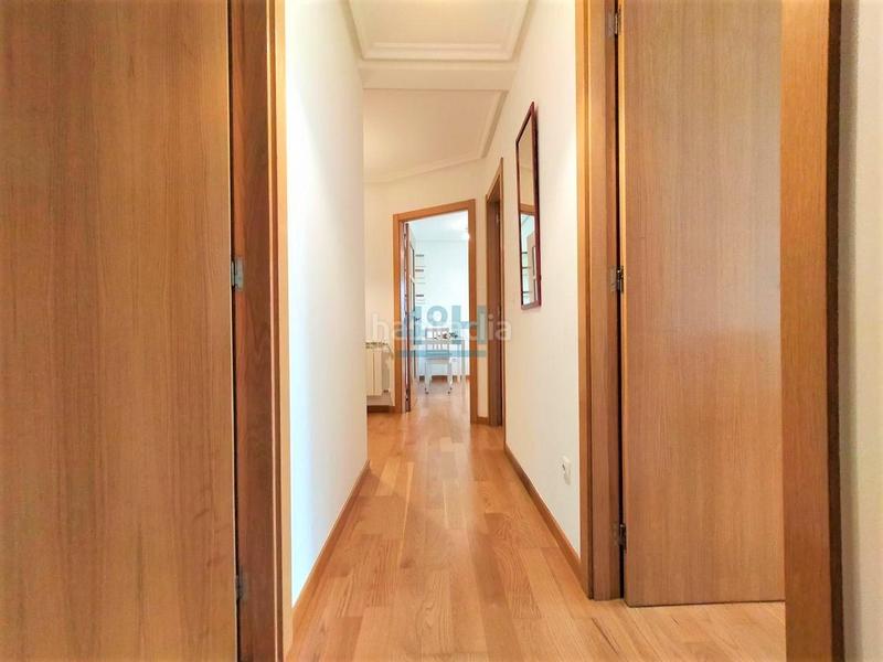 Foto 354cc7ef-db54-486f-ab17-7c93ec3ed1d0. Rent apartment with heating parking in As Lagoas Ourense