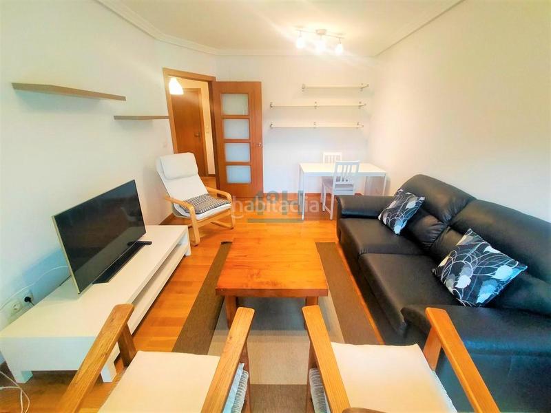 Foto 6e48a6e9-e24a-45fa-873c-97696d9c5b46. Rent apartment with heating parking in As Lagoas Ourense